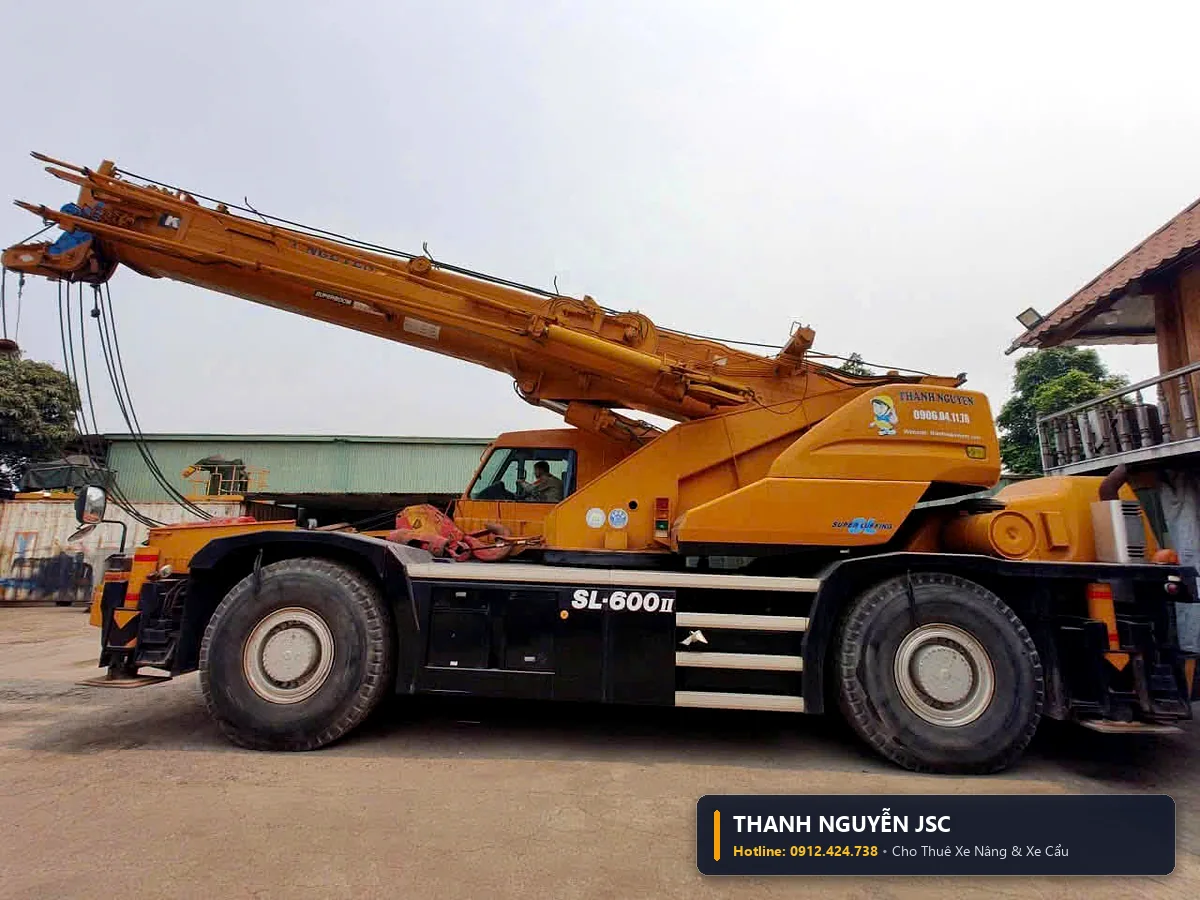 Dịch vụ cho thuê xe cẩu 50 tấn Kato bánh lốp chuyên dụng cẩu tải trọng nặng dự án lớn - THÀNH HUY HOÀNG tại Hải Dương