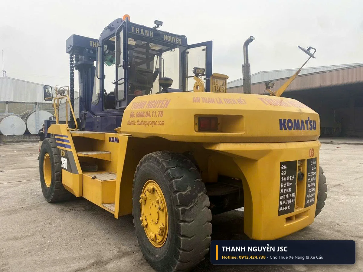 Thông số kỹ thuật nguyên bản và biển kiểm định an toàn 15-LA 1403 xe nâng 25 tấn Komatsu Thành Nguyên