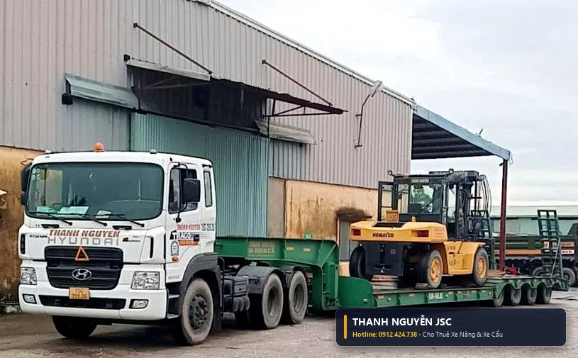 Xe đầu kéo chuyên dụng rơ-moóc fooc lùn vận chuyển xe nâng xe cẩu và máy xây dựng đi các KCN toàn quốc