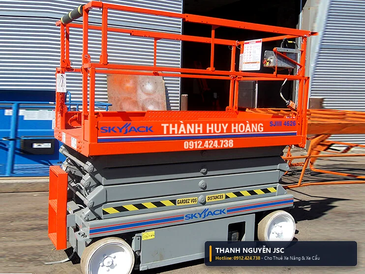 Xe nâng người cắt kéo Skyjack SJ-4626 sàn thao tác mở rộng - THÀNH HUY HOÀNG tại Hải Dương