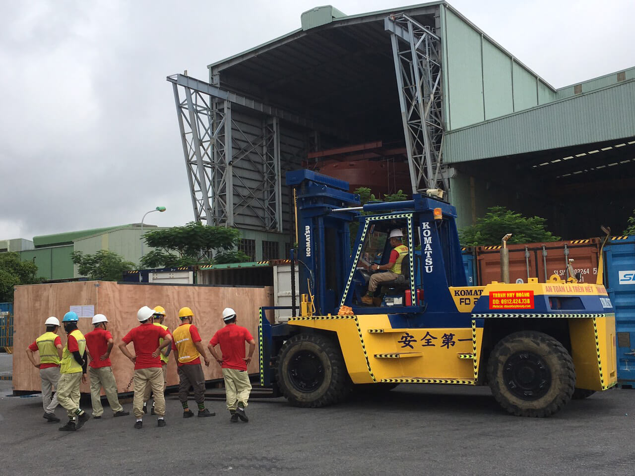 Read more about the article Cho thuê xe nâng 20 tấn