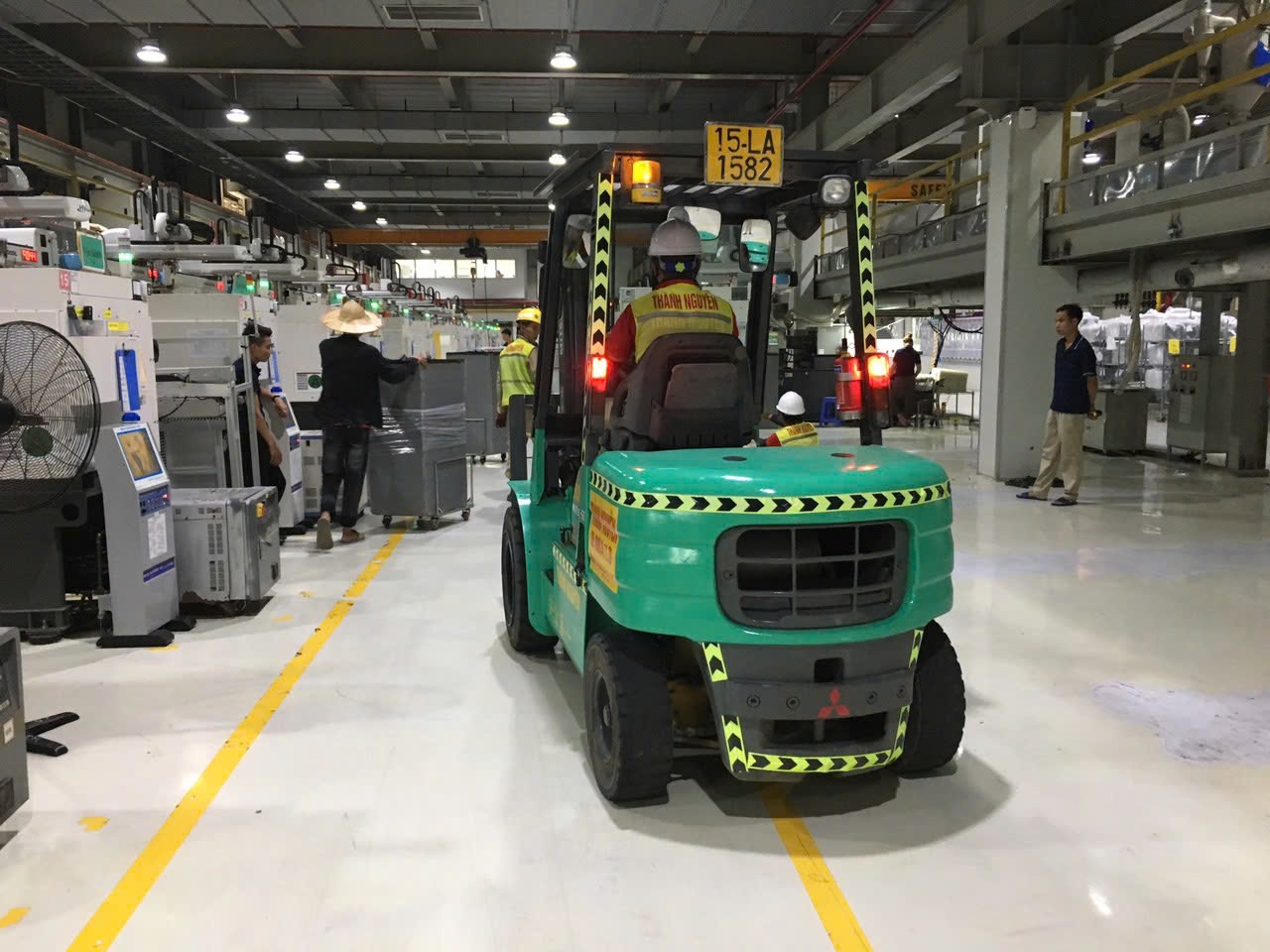 THÀNH HUY HOÀNG cân chỉnh thăng bằng bệ móng máy bằng ni-vô điện tử tại KCN Đại An Hải Dương